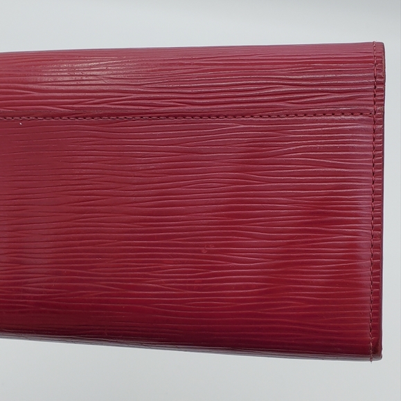 ๐ SOLD ๐ Louis Vuitton Fuchsia Epi Leather Sarah Wallet - Picture 6 of 16